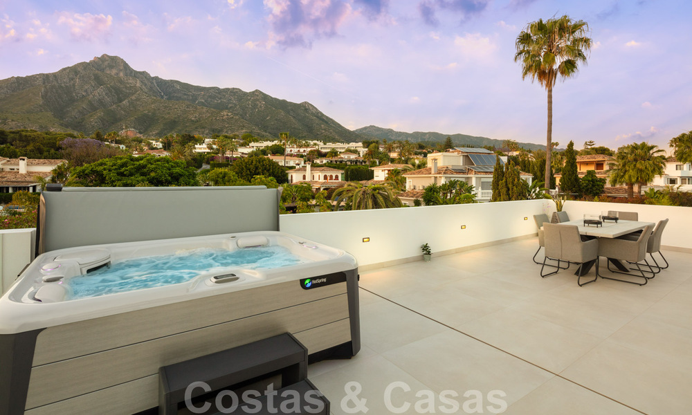 Eigentijdse luxevilla te koop, met panoramisch zicht op zee en de berg La Concha, op de Golden Mile van Marbella 41334
