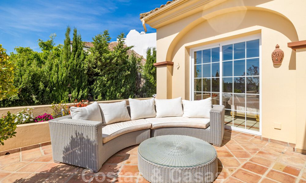 Spaanse, luxevilla te koop, met zicht op het landschap en de zee, in Marbella - Benahavis 41541