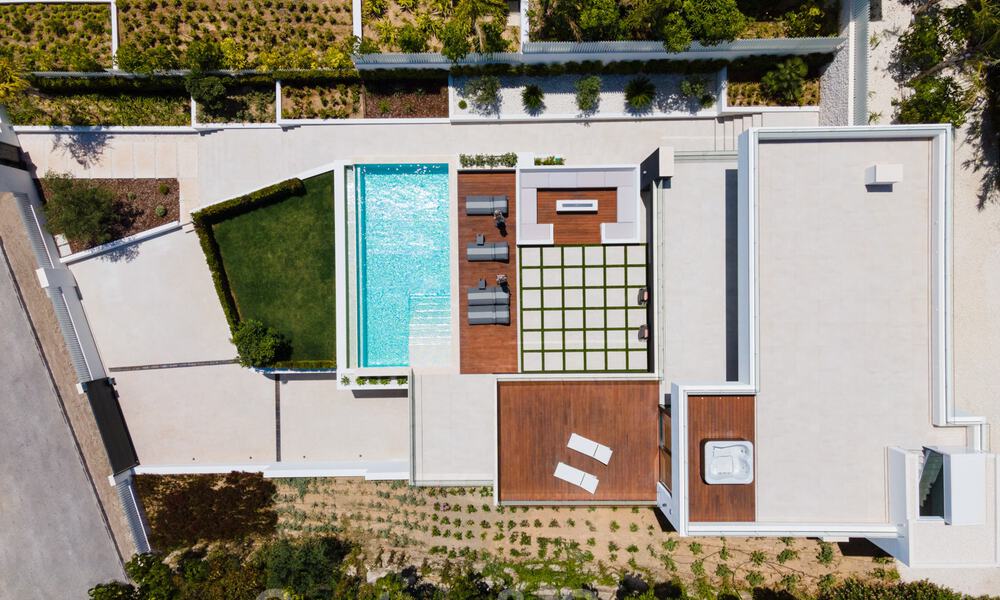 Luxueuze, LA-stijl villa te koop, met een open zicht op de La Concha berg in Nueva Andalucia - Marbella 41701