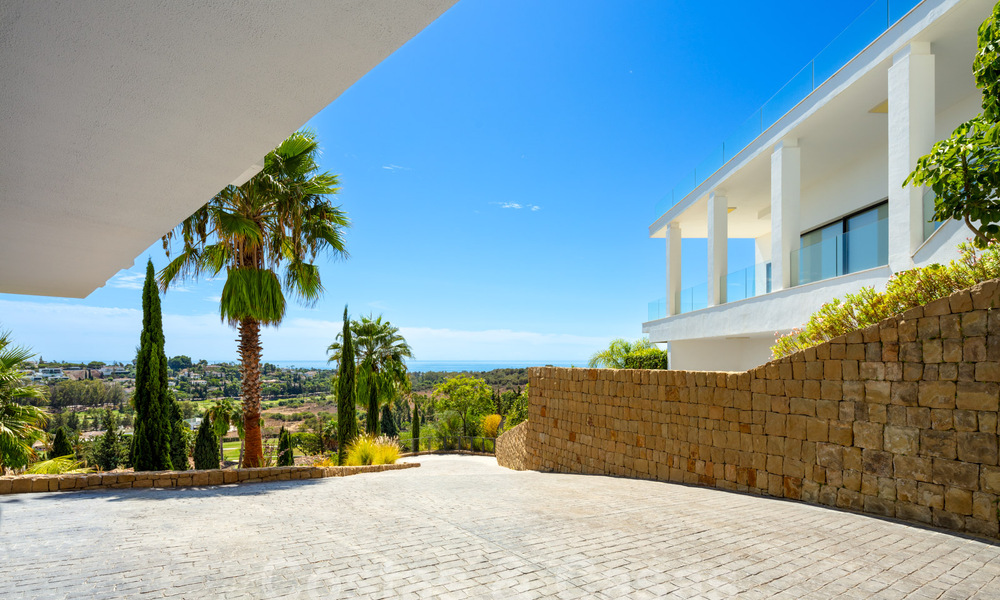 Moderne villa te koop met panoramisch zeezicht in Marbella - Benahavis 58776