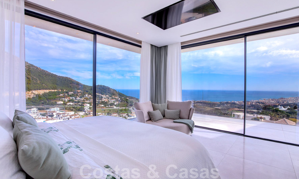 Architecturale, moderne luxevilla te koop in Mijas, Costa del Sol 41945