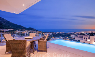 Architecturale, moderne luxevilla te koop in Mijas, Costa del Sol 41967 