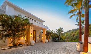 Eigentijdse, moderne luxevilla te koop in resort stijl met panoramisch zeezicht in Cascada de Camojan in Marbella 42130 