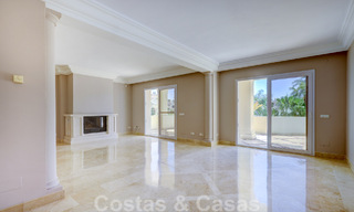 Luxe penthouse te koop in prachtig eerstelijnsgolf resort in Nueva Andalucia, Marbella 51661 