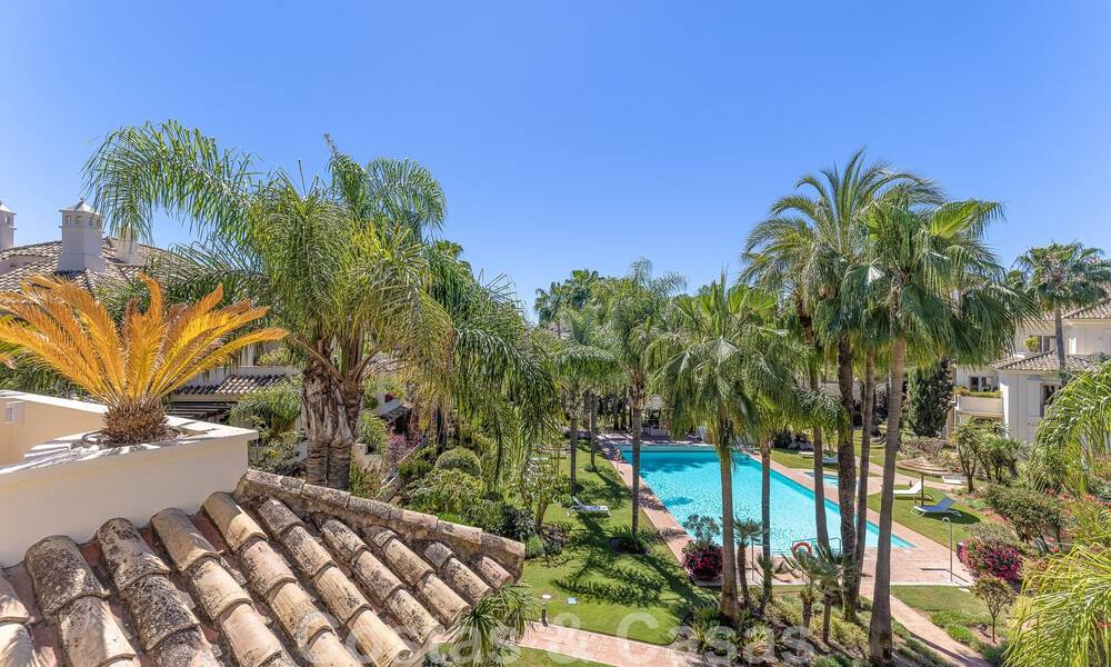 Luxe penthouse te koop in prachtig eerstelijnsgolf resort in Nueva Andalucia, Marbella 51671