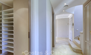 Luxe penthouse te koop in prachtig eerstelijnsgolf resort in Nueva Andalucia, Marbella 51675 