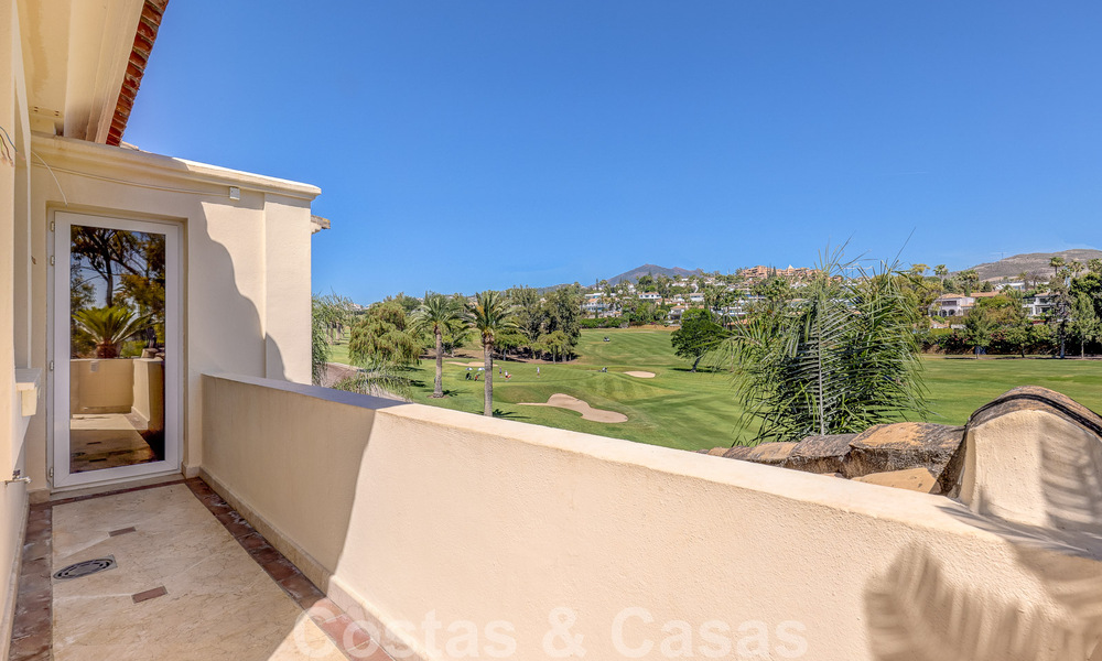 Luxe penthouse te koop in prachtig eerstelijnsgolf resort in Nueva Andalucia, Marbella 51682