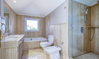 Luxe penthouse te koop in prachtig eerstelijnsgolf resort in Nueva Andalucia, Marbella 51697 