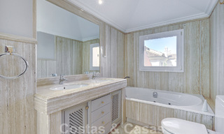 Luxe penthouse te koop in prachtig eerstelijnsgolf resort in Nueva Andalucia, Marbella 51698 