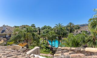 Luxe penthouse te koop in prachtig eerstelijnsgolf resort in Nueva Andalucia, Marbella 51703 