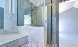 Luxe penthouse te koop in prachtig eerstelijnsgolf resort in Nueva Andalucia, Marbella 51708 