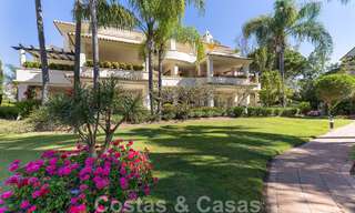 Luxe penthouse te koop in prachtig eerstelijnsgolf resort in Nueva Andalucia, Marbella 51709 
