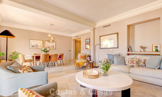 Luxe penthouse te koop in prachtig eerstelijnsgolf resort in Nueva Andalucia, Marbella 796982 