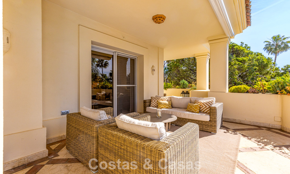 Luxe penthouse te koop in prachtig eerstelijnsgolf resort in Nueva Andalucia, Marbella 796986