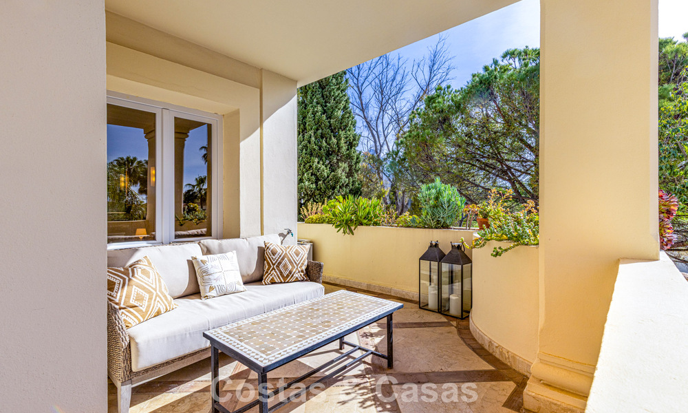 Luxe penthouse te koop in prachtig eerstelijnsgolf resort in Nueva Andalucia, Marbella 796989