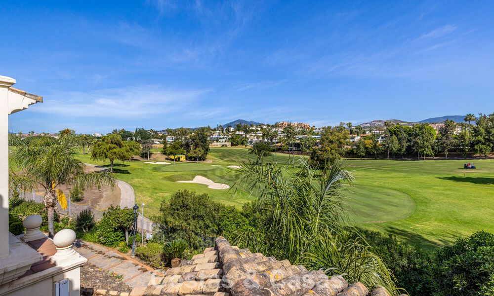Luxe penthouse te koop in prachtig eerstelijnsgolf resort in Nueva Andalucia, Marbella 797003