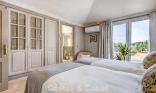 Luxe penthouse te koop in prachtig eerstelijnsgolf resort in Nueva Andalucia, Marbella 797012 
