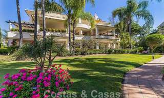 Luxe penthouse te koop in prachtig eerstelijnsgolf resort in Nueva Andalucia, Marbella 797028 