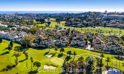 Luxe penthouse te koop in prachtig eerstelijnsgolf resort in Nueva Andalucia, Marbella 797041