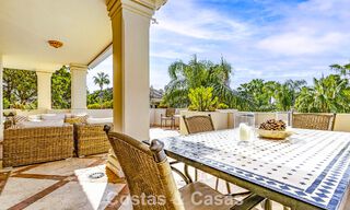 Luxe penthouse te koop in prachtig eerstelijnsgolf resort in Nueva Andalucia, Marbella 797042 