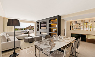 Gerenoveerd modern appartement te koop op de Golden Mile van Marbella. Instapklaar + gemeubileerd. 42310 
