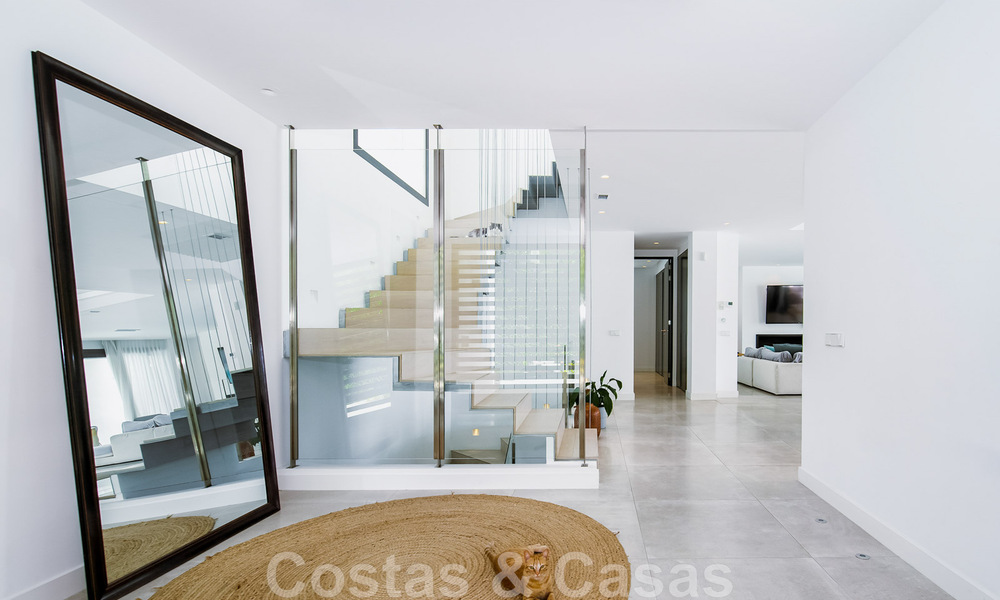 Recent gebouwde designervilla te koop, rustig gelegen in de heuvels van La Quinta te Benahavis - Marbella 42549