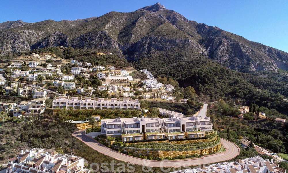 Nieuwbouwproject van moderne rijwoningen te koop, met panoramisch uitzicht in Istán vlak bij Marbella aan de Costa del Sol 42651