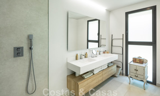 Moderne villa te koop in een villacomplex tussen Marbella en Estepona 42424 
