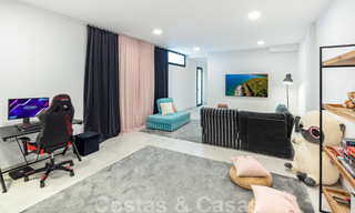 Moderne villa te koop in een villacomplex tussen Marbella en Estepona 42432 