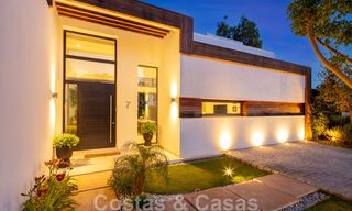 Moderne villa te koop in een villacomplex tussen Marbella en Estepona 42442 