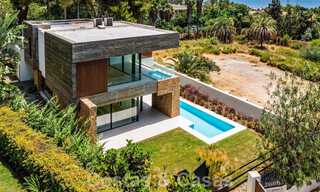Instapklare, nieuwe, designervilla te koop, ecologisch ontworpen met houten en natuurstenen materialen op de Golden Mile van Marbella 42782 