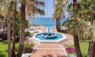 Opportuniteit! Eerstelijns strand luxe penthouse te koop in Las Dunas Park, Marbella - Estepona. Eigentijds gerenoveerd. Instapklaar. 42977 