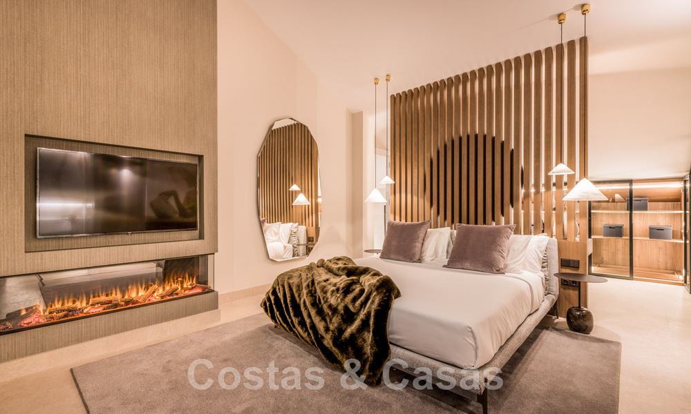 Opportuniteit! Eerstelijns strand luxe penthouse te koop in Las Dunas Park, Marbella - Estepona. Eigentijds gerenoveerd. Instapklaar. 43683