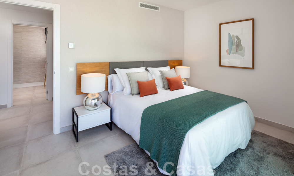 Instapklaar. Laatste 2 penthouses te koop in moderne stijl, in een nieuwbouw complex op de New Golden Mile tussen Marbella en Estepona 42533