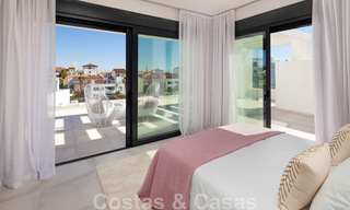 Instapklaar. Laatste 2 penthouses te koop in moderne stijl, in een nieuwbouw complex op de New Golden Mile tussen Marbella en Estepona 42539 