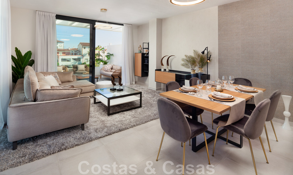 Instapklaar. Laatste 2 penthouses te koop in moderne stijl, in een nieuwbouw complex op de New Golden Mile tussen Marbella en Estepona 42541