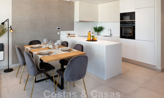 Instapklaar. Laatste 2 penthouses te koop in moderne stijl, in een nieuwbouw complex op de New Golden Mile tussen Marbella en Estepona 42542 