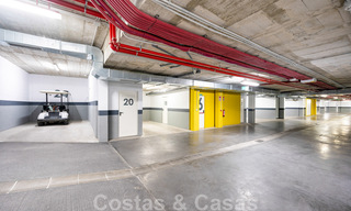 Hoogwaardig, modern tuinappartement te koop met 3 slaapkamers en panoramisch zeezicht in het hartje van Nueva Andalucia te Marbella 42879 