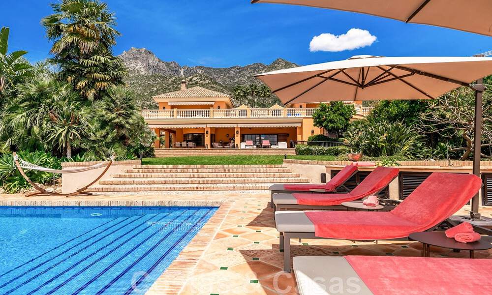 Indrukwekkende luxevilla in een Mediterrane architectuur, met open zeezicht in de begeerde woonwijk Sierra Blanca op de Golden Mile te Marbella 42907