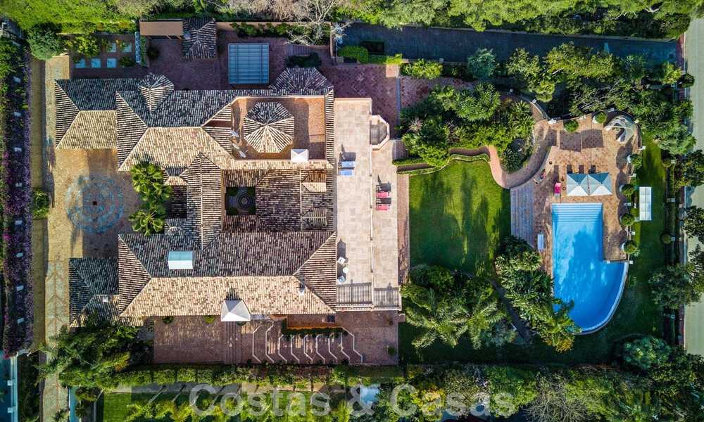 Indrukwekkende luxevilla in een Mediterrane architectuur, met open zeezicht in de begeerde woonwijk Sierra Blanca op de Golden Mile te Marbella 42911