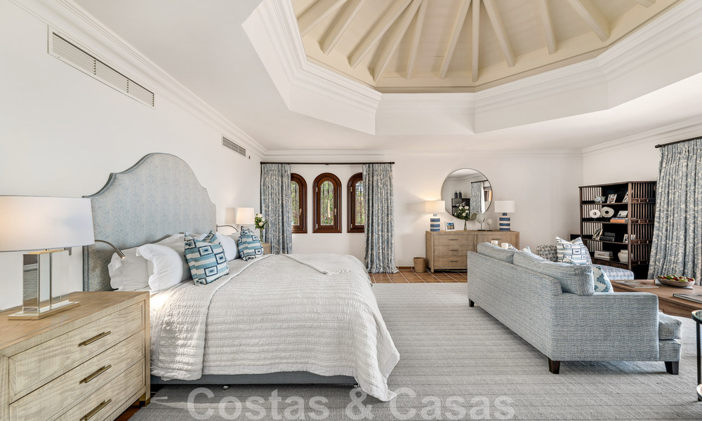 Indrukwekkende luxevilla in een Mediterrane architectuur, met open zeezicht in de begeerde woonwijk Sierra Blanca op de Golden Mile te Marbella 42917