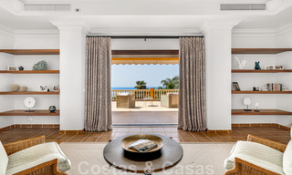 Indrukwekkende luxevilla in een Mediterrane architectuur, met open zeezicht in de begeerde woonwijk Sierra Blanca op de Golden Mile te Marbella 42920 