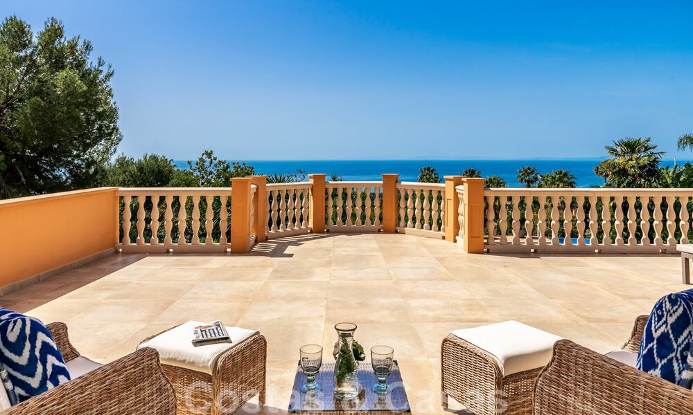 Indrukwekkende luxevilla in een Mediterrane architectuur, met open zeezicht in de begeerde woonwijk Sierra Blanca op de Golden Mile te Marbella 42922