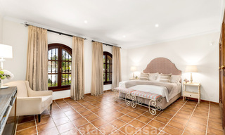 Indrukwekkende luxevilla in een Mediterrane architectuur, met open zeezicht in de begeerde woonwijk Sierra Blanca op de Golden Mile te Marbella 42926 