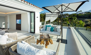 Prachtige, eigentijdse villa te koop gelegen in het hartje van Nueva Andalucia’s golfvallei in Marbella 43039 