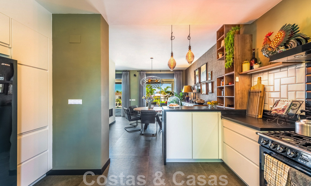 Energie efficiënte, hedendaagse villa te koop met zeezicht in een begeerde woongemeenschap nabij Rio Real en Marbella stad 43237