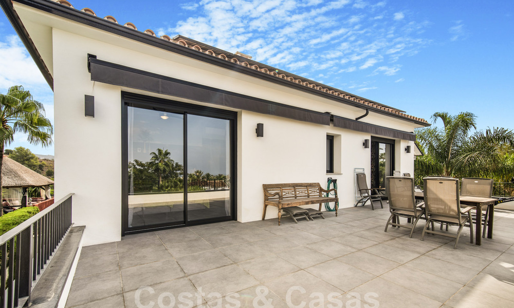 Energie efficiënte, hedendaagse villa te koop met zeezicht in een begeerde woongemeenschap nabij Rio Real en Marbella stad 57703