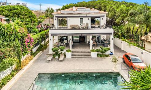 Energie efficiënte, hedendaagse villa te koop met zeezicht in een begeerde woongemeenschap nabij Rio Real en Marbella stad 57722