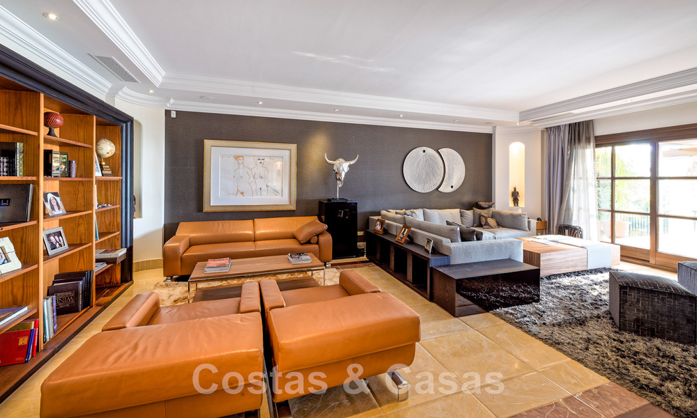 Ruime, Mediterrane villa te koop met zeezicht in het La Zagaleta Resort in Marbella - Benahavis 43962