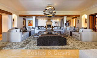 Ruime, Mediterrane villa te koop met zeezicht in het La Zagaleta Resort in Marbella - Benahavis 43964 